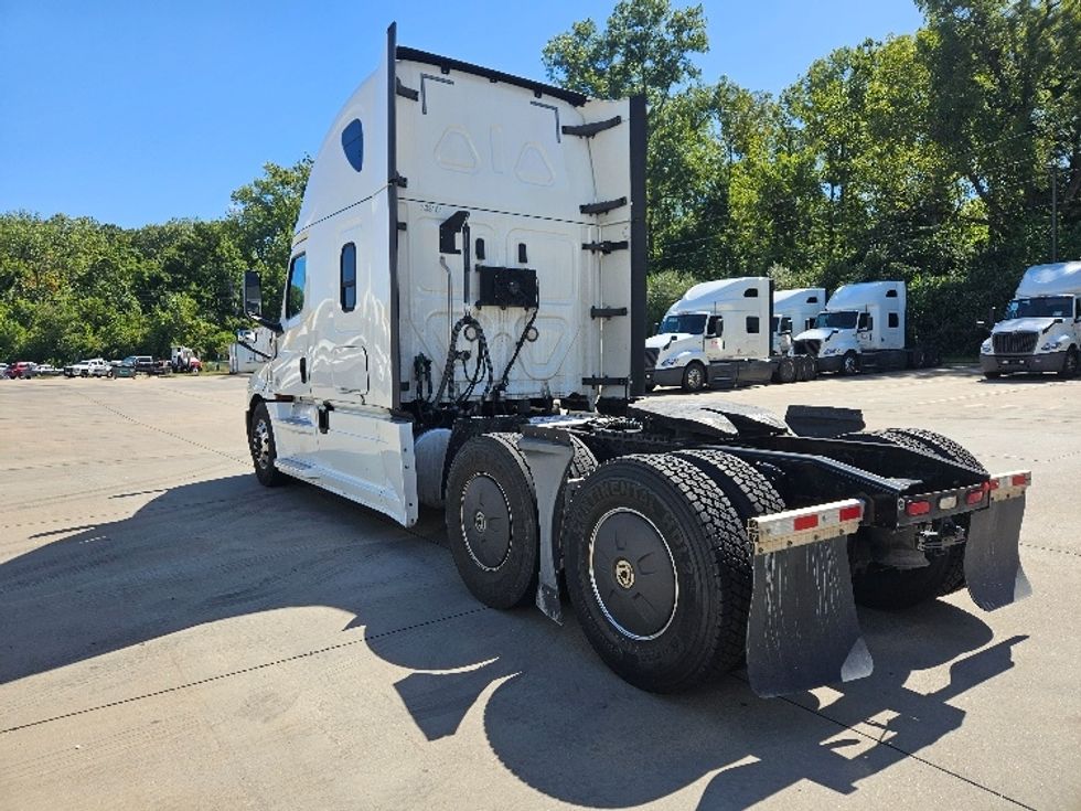 Sleeper Tractor-Heavy Duty Tractors-Freightliner-2020-T12664ST-Moberly-MO-558,653\n\t\tmiles-$ 60,250 - Image 5