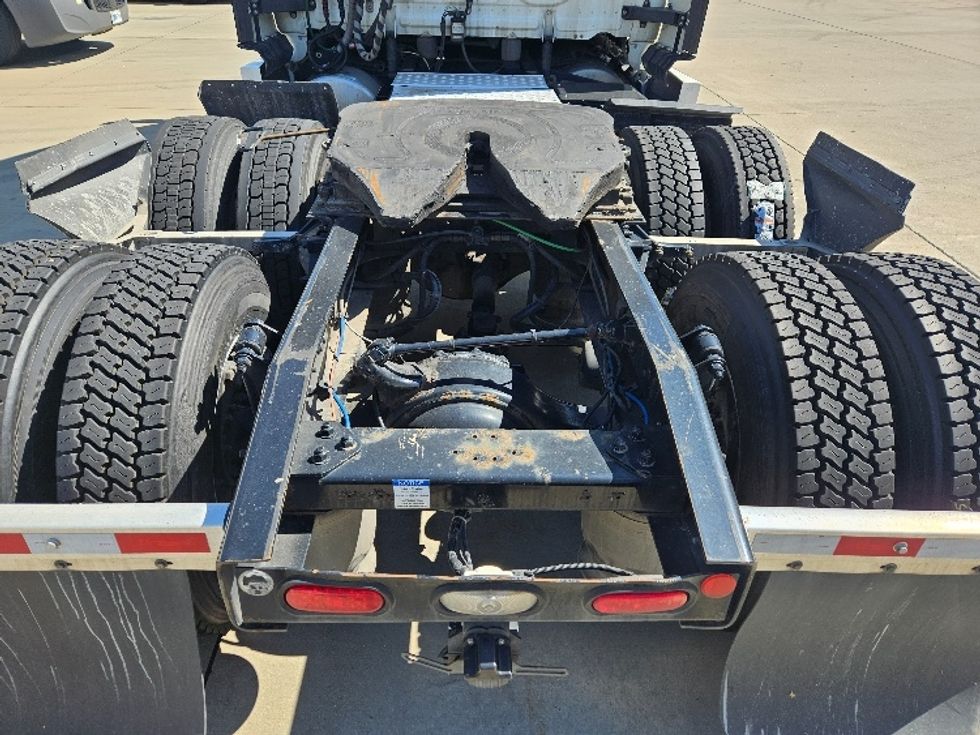 Sleeper Tractor-Heavy Duty Tractors-Freightliner-2020-T12664ST-Moberly-MO-558,653\n\t\tmiles-$ 60,250 - Image 6