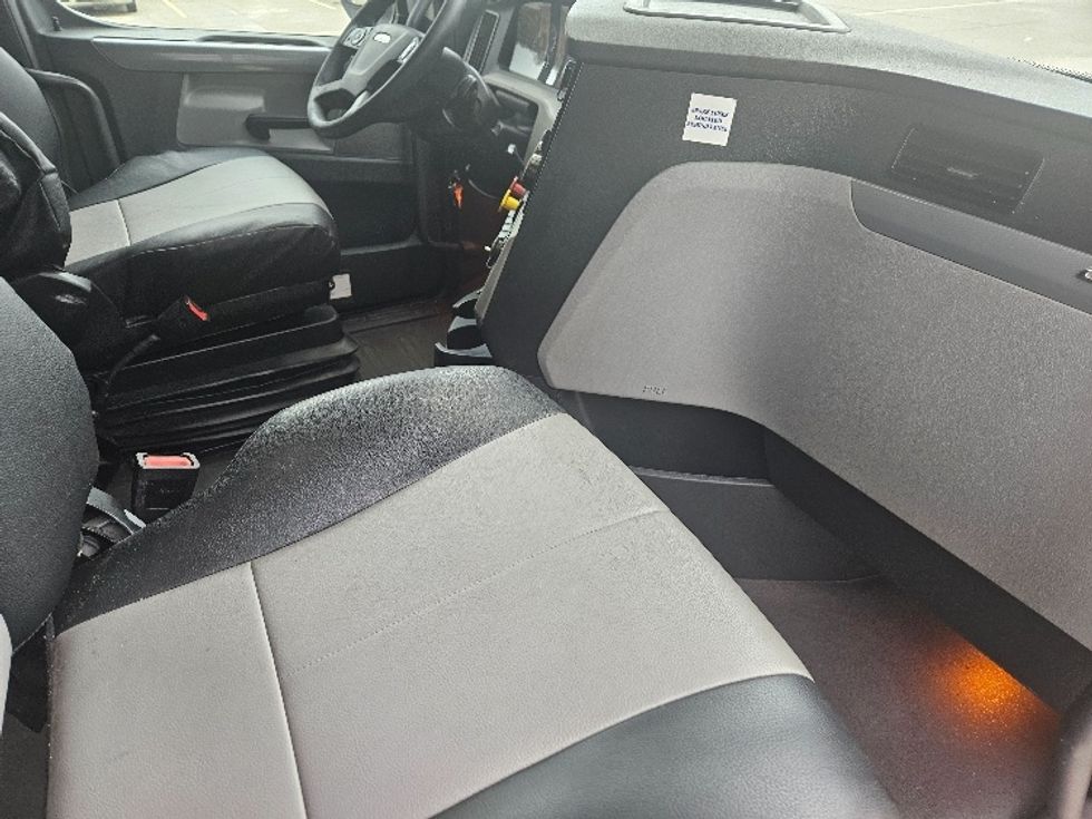 Sleeper Tractor-Heavy Duty Tractors-Freightliner-2020-T12664ST-Moberly-MO-563,401\n\t\tmiles-$ 59,000 - Image 15