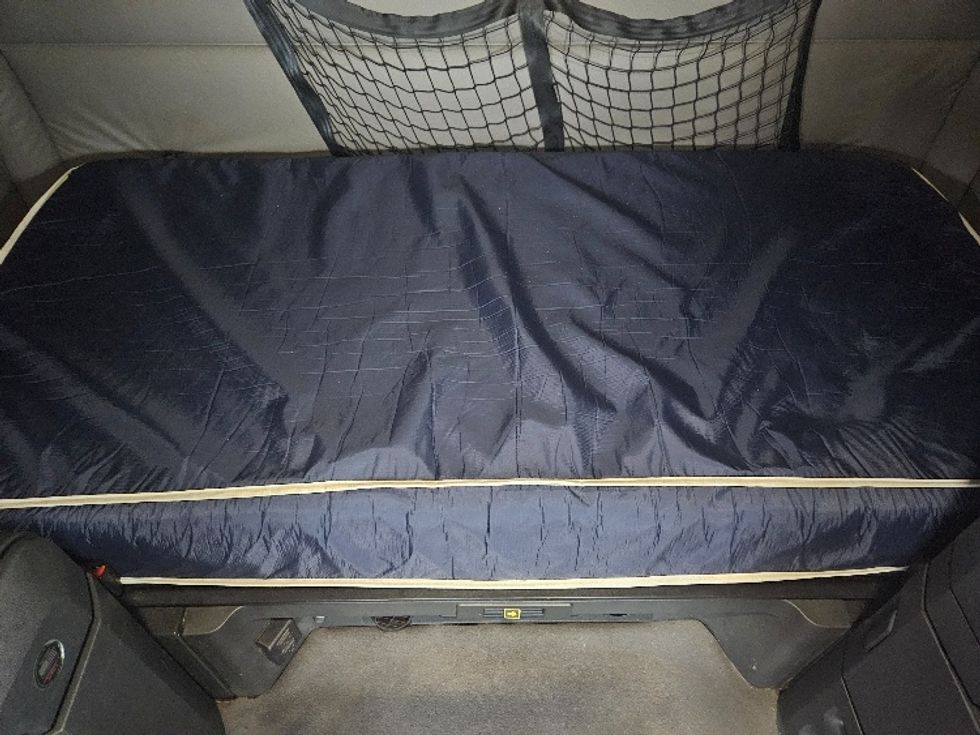 Sleeper Tractor-Heavy Duty Tractors-Freightliner-2020-T12664ST-Moberly-MO-563,401\n\t\tmiles-$ 59,000 - Image 17