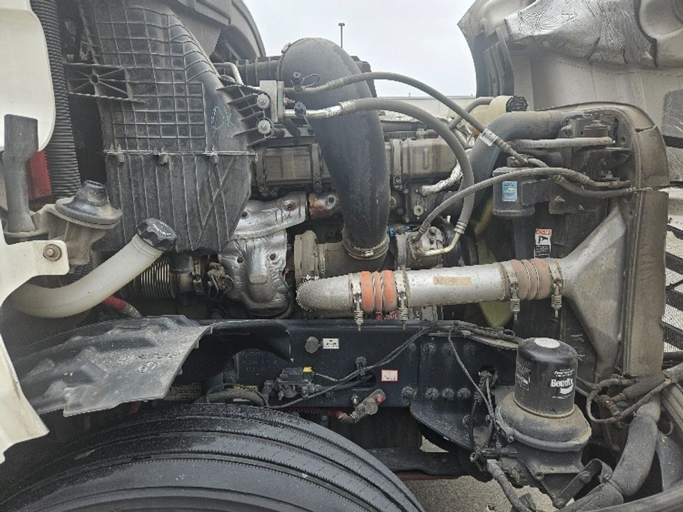 Sleeper Tractor-Heavy Duty Tractors-Freightliner-2020-T12664ST-Moberly-MO-563,401\n\t\tmiles-$ 59,000 - Image 20