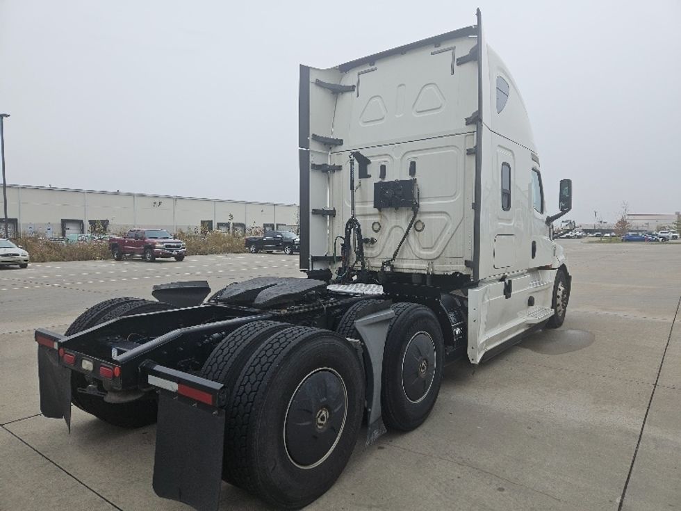 Sleeper Tractor-Heavy Duty Tractors-Freightliner-2020-T12664ST-Moberly-MO-563,401\n\t\tmiles-$ 59,000 - Image 7