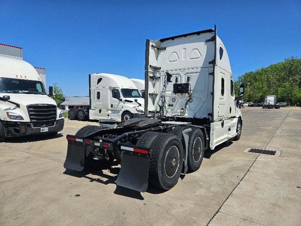 Sleeper Tractor-Heavy Duty Tractors-Freightliner-2020-T12664ST-Moberly-MO-579,187\n\t\tmiles-$ 56,750 - Image 7