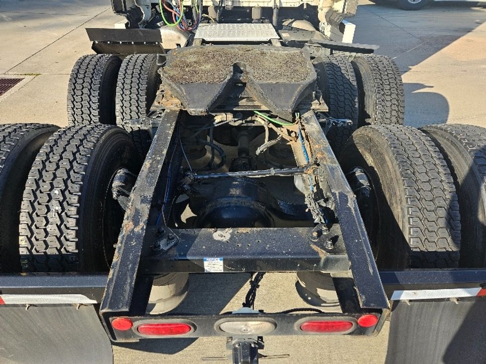 Sleeper Tractor-Heavy Duty Tractors-Freightliner-2020-T12664ST-Moberly-MO-584,400\n\t\tmiles-$ 58,250 - Image 6