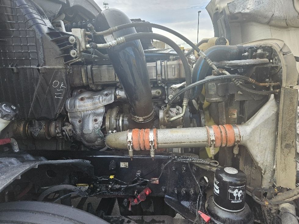 Sleeper Tractor-Heavy Duty Tractors-Freightliner-2020-T12664ST-Moberly-MO-587,189\n\t\tmiles-$ 57,250 - Image 20