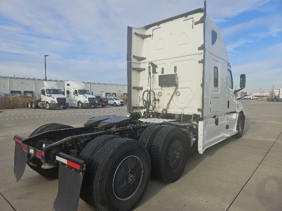 Sleeper Tractor-Heavy Duty Tractors-Freightliner-2020-T12664ST-Moberly-MO-587,189\n\t\tmiles-$ 57,250 - Image 7