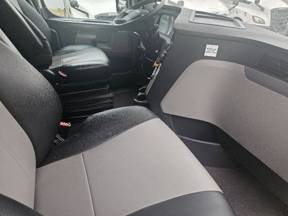 Sleeper Tractor-Heavy Duty Tractors-Freightliner-2020-T12664ST-Moberly-MO-591,492\n\t\tmiles-$ 53,750 - Image 15