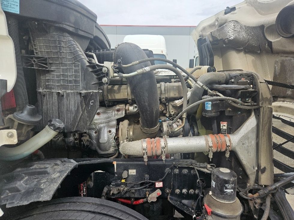 Sleeper Tractor-Heavy Duty Tractors-Freightliner-2020-T12664ST-Moberly-MO-591,492\n\t\tmiles-$ 53,750 - Image 20