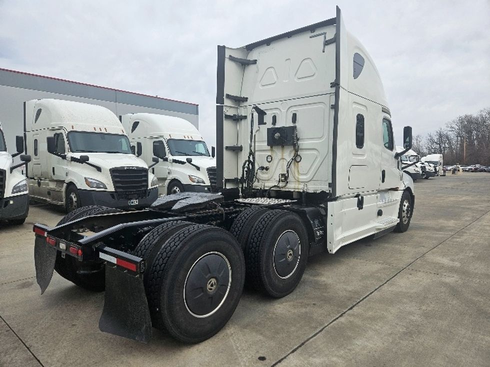 Sleeper Tractor-Heavy Duty Tractors-Freightliner-2020-T12664ST-Moberly-MO-591,492\n\t\tmiles-$ 53,750 - Image 7
