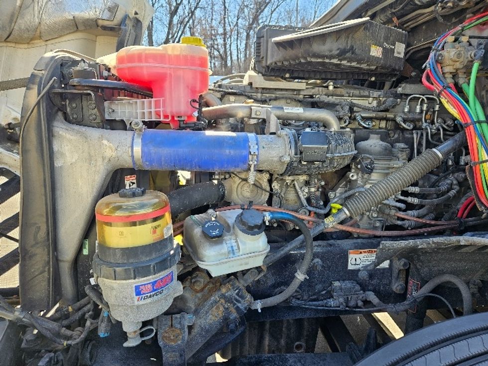 Sleeper Tractor-Heavy Duty Tractors-Freightliner-2020-T12664ST-Moberly-MO-593,403\n\t\tmiles-$ 53,750 - Image 21