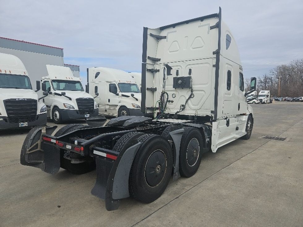 Sleeper Tractor-Heavy Duty Tractors-Freightliner-2020-T12664ST-Moberly-MO-602,724\n\t\tmiles-$ 53,000 - Image 7