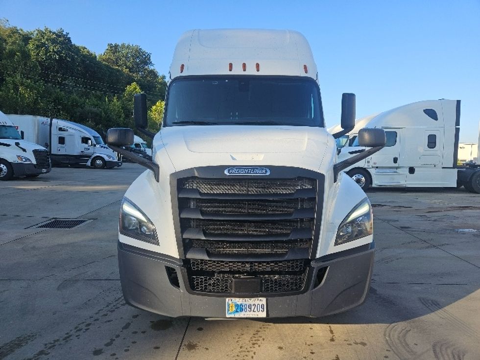 Sleeper Tractor-Heavy Duty Tractors-Freightliner-2020-T12664ST-Moberly-MO-603,094\n\t\tmiles-$ 57,000 - Image 2