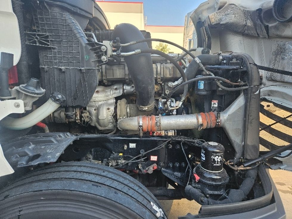 Sleeper Tractor-Heavy Duty Tractors-Freightliner-2020-T12664ST-Moberly-MO-603,094\n\t\tmiles-$ 57,000 - Image 20