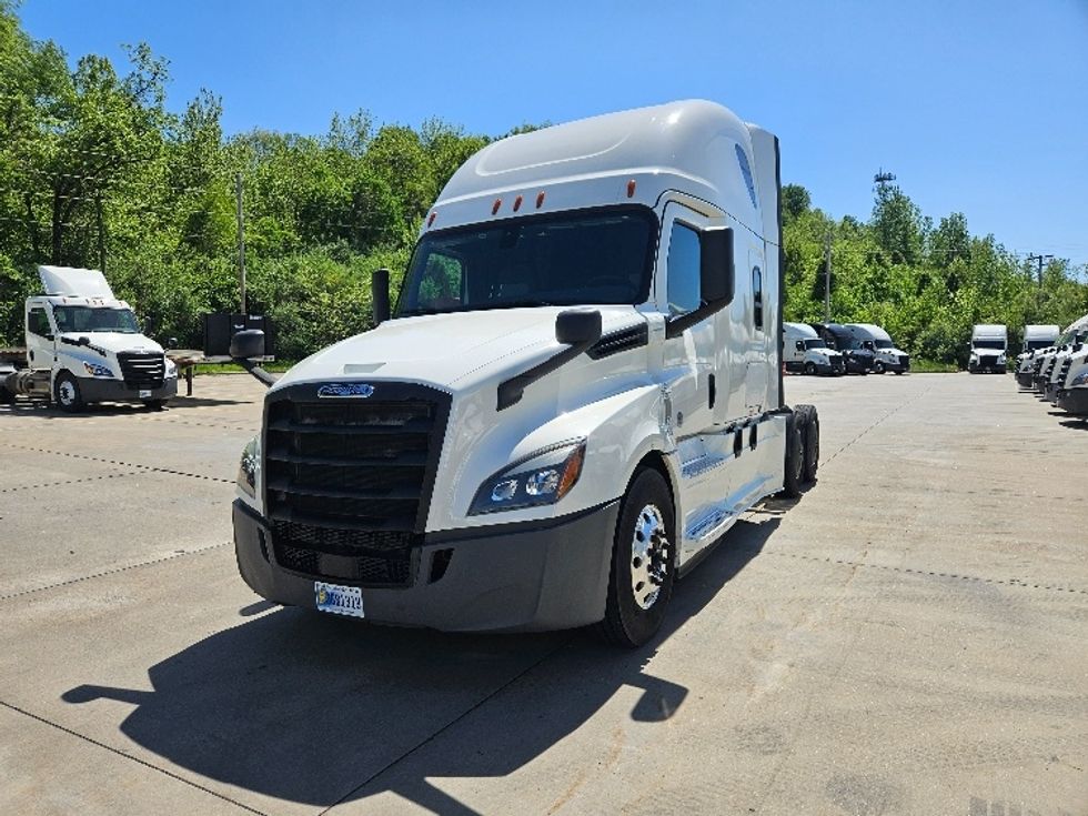 Sleeper Tractor-Heavy Duty Tractors-Freightliner-2020-T12664ST-Moberly-MO-607,508\n\t\tmiles-$ 52,500 - Image 3