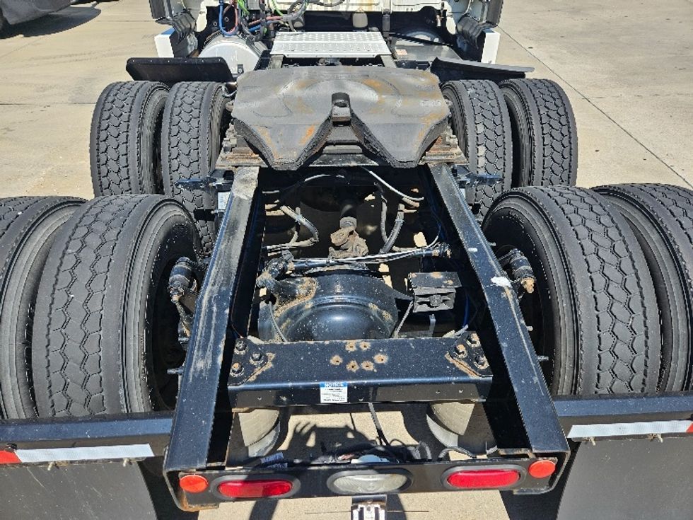 Sleeper Tractor-Heavy Duty Tractors-Freightliner-2020-T12664ST-Moberly-MO-607,508\n\t\tmiles-$ 52,500 - Image 6