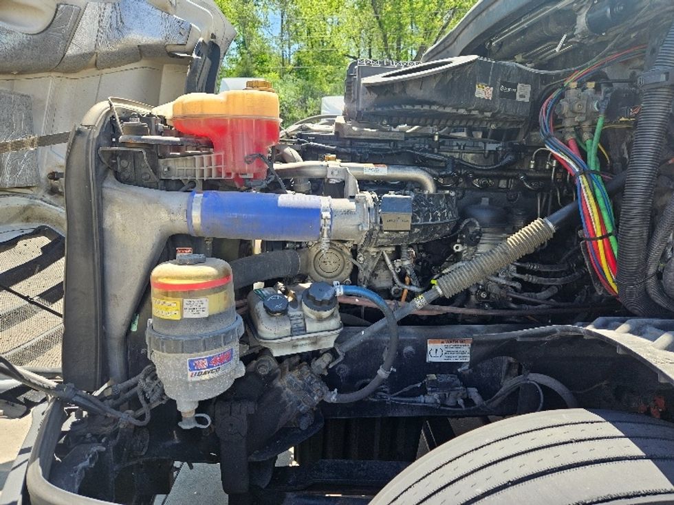 Sleeper Tractor-Heavy Duty Tractors-Freightliner-2020-T12664ST-Moberly-MO-611,917\n\t\tmiles-$ 54,750 - Image 21