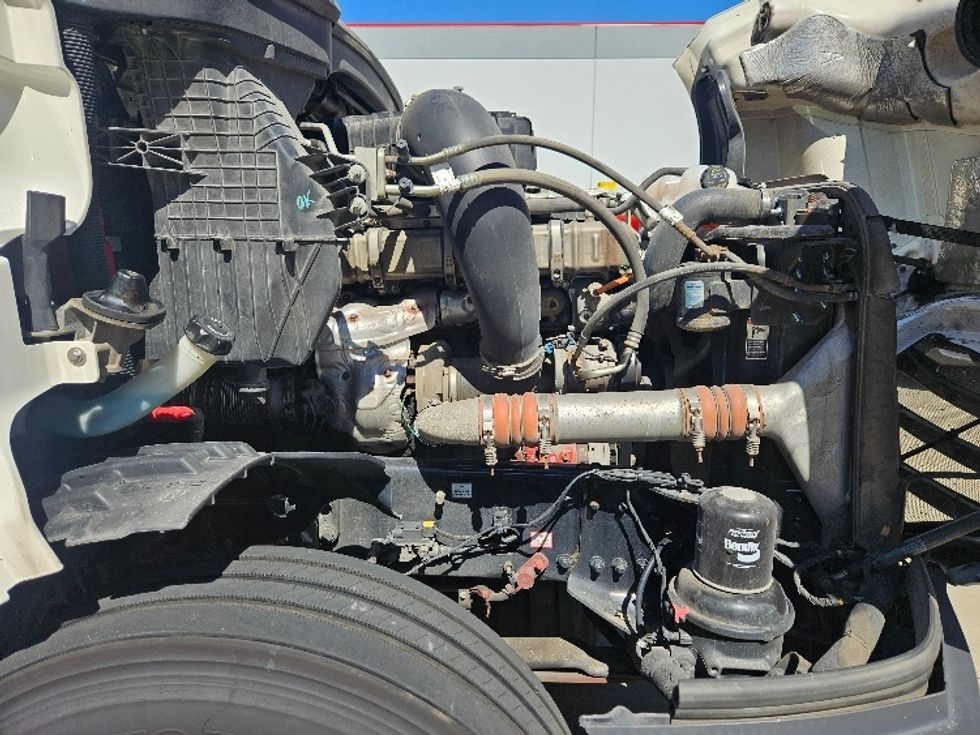 Sleeper Tractor-Heavy Duty Tractors-Freightliner-2020-T12664ST-Moberly-MO-611,942\n\t\tmiles-$ 56,250 - Image 20