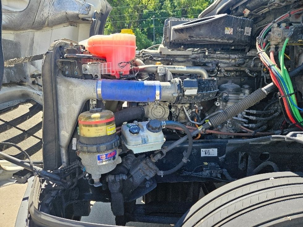 Sleeper Tractor-Heavy Duty Tractors-Freightliner-2020-T12664ST-Moberly-MO-611,942\n\t\tmiles-$ 56,250 - Image 21