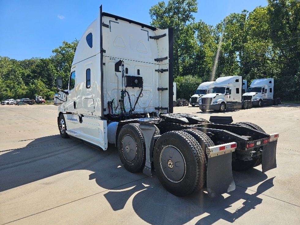 Sleeper Tractor-Heavy Duty Tractors-Freightliner-2020-T12664ST-Moberly-MO-611,942\n\t\tmiles-$ 56,250 - Image 5