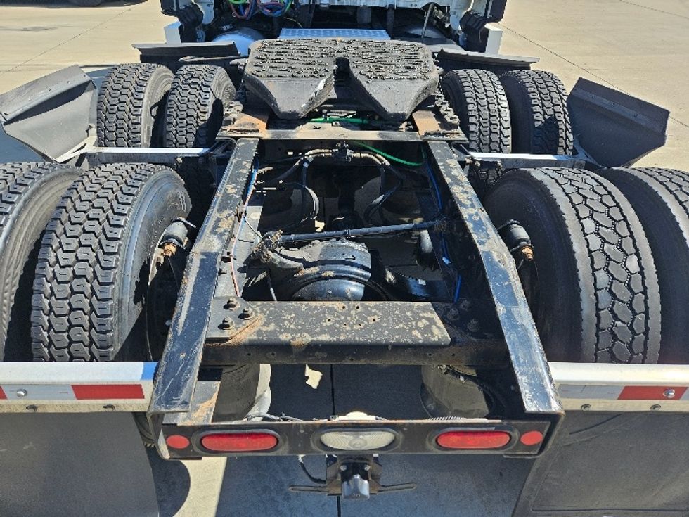 Sleeper Tractor-Heavy Duty Tractors-Freightliner-2020-T12664ST-Moberly-MO-611,942\n\t\tmiles-$ 56,250 - Image 6