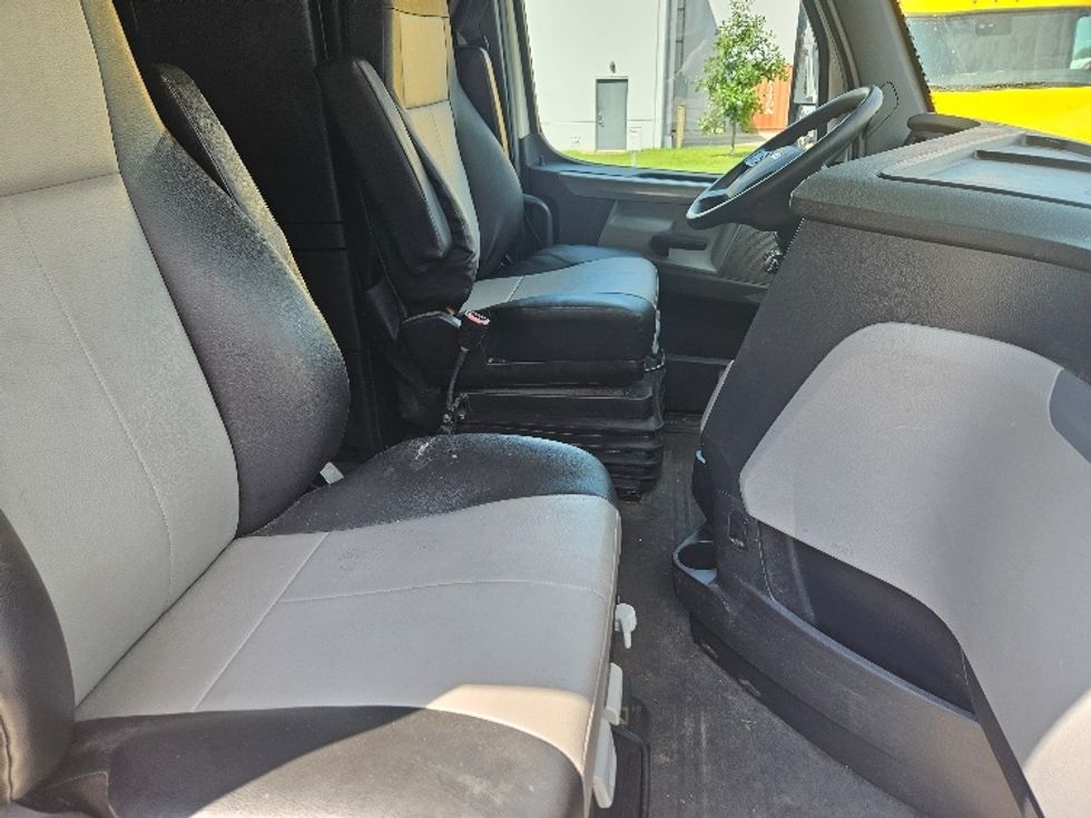 Sleeper Tractor-Heavy Duty Tractors-Freightliner-2020-T12664ST-Moberly-MO-613,708\n\t\tmiles-$ 56,000 - Image 15