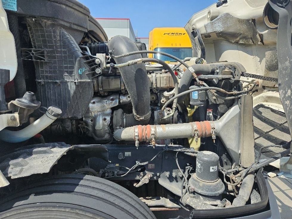 Sleeper Tractor-Heavy Duty Tractors-Freightliner-2020-T12664ST-Moberly-MO-613,708\n\t\tmiles-$ 56,000 - Image 20