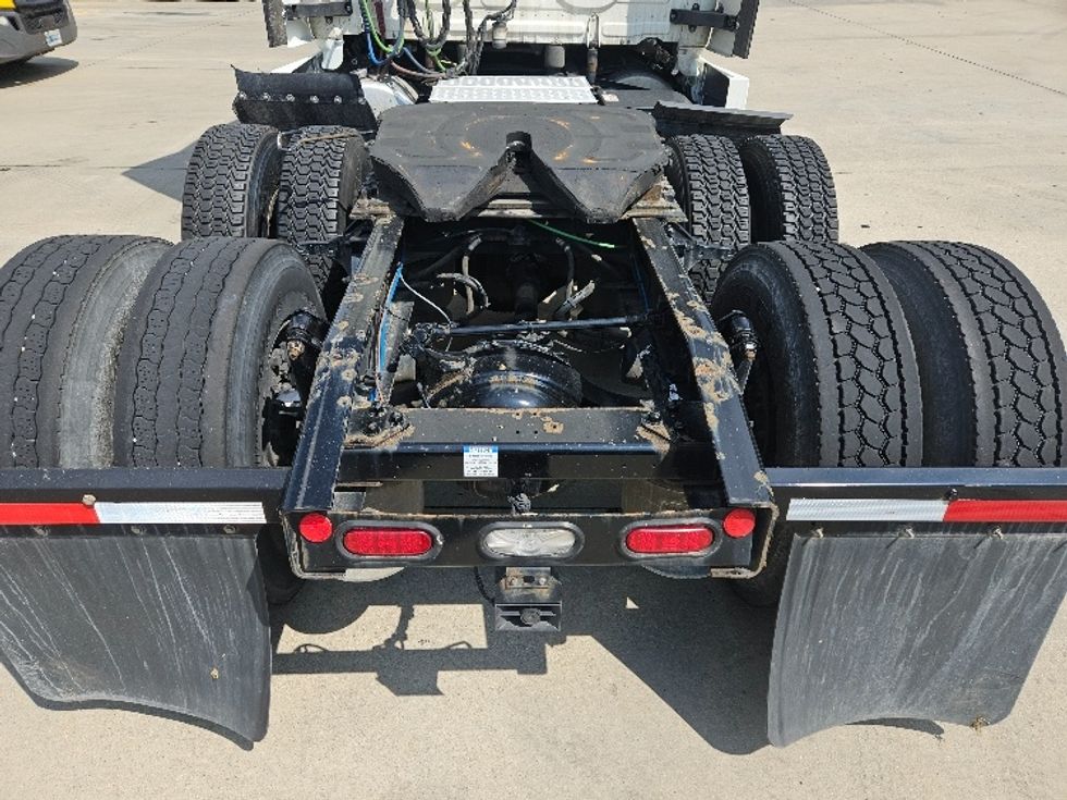 Sleeper Tractor-Heavy Duty Tractors-Freightliner-2020-T12664ST-Moberly-MO-613,708\n\t\tmiles-$ 56,000 - Image 6