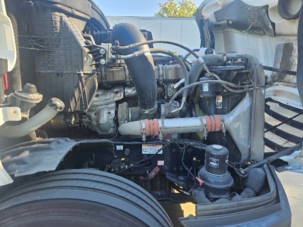 Sleeper Tractor-Heavy Duty Tractors-Freightliner-2020-T12664ST-Moberly-MO-614,690\n\t\tmiles-$ 56,000 - Image 20