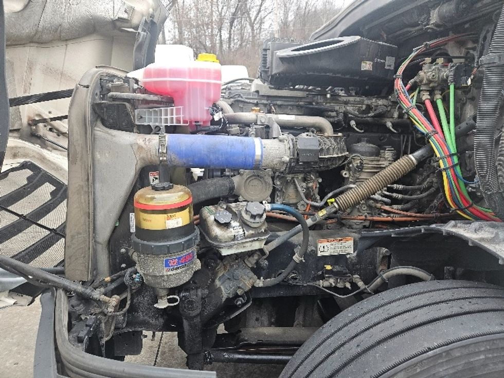 Sleeper Tractor-Heavy Duty Tractors-Freightliner-2020-T12664ST-Moberly-MO-617,466\n\t\tmiles-$ 52,000 - Image 21