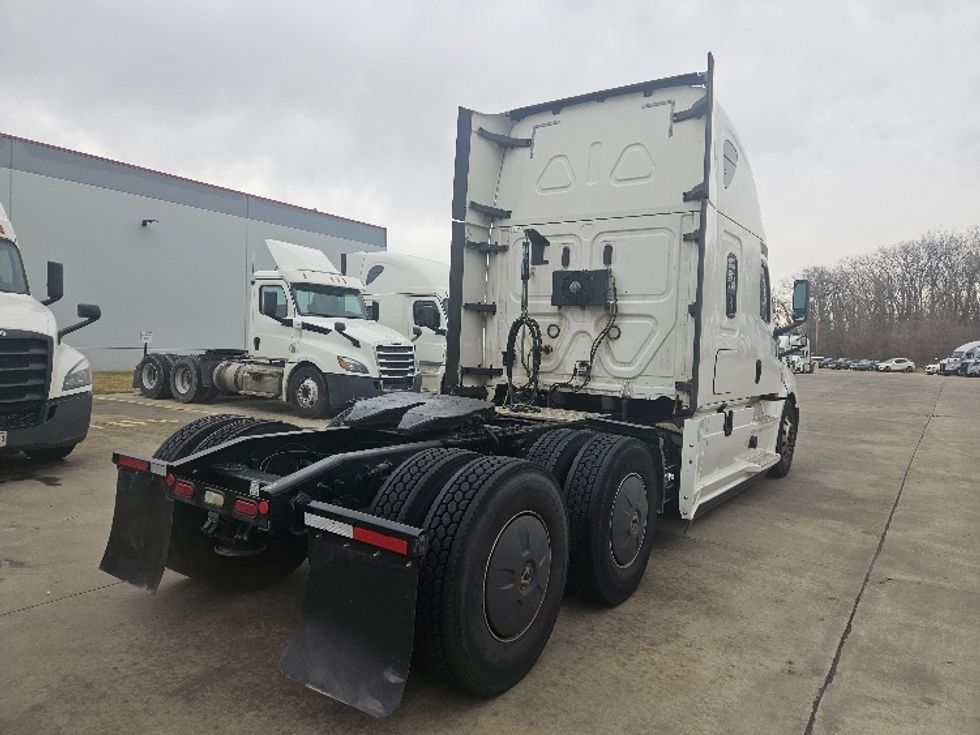 Sleeper Tractor-Heavy Duty Tractors-Freightliner-2020-T12664ST-Moberly-MO-617,466\n\t\tmiles-$ 52,000 - Image 7