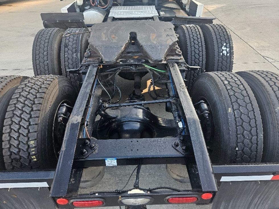 Sleeper Tractor-Heavy Duty Tractors-Freightliner-2020-T12664ST-Moberly-MO-619,847\n\t\tmiles-$ 55,750 - Image 6