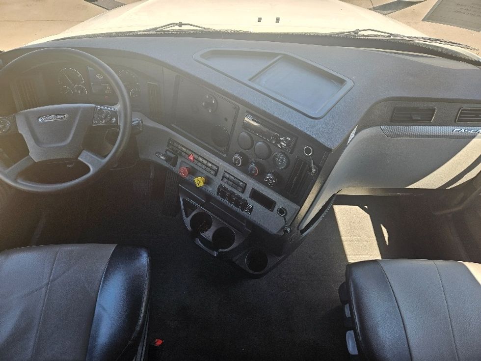 Sleeper Tractor-Heavy Duty Tractors-Freightliner-2020-T12664ST-Moberly-MO-622,420\n\t\tmiles-$ 51,500 - Image 12