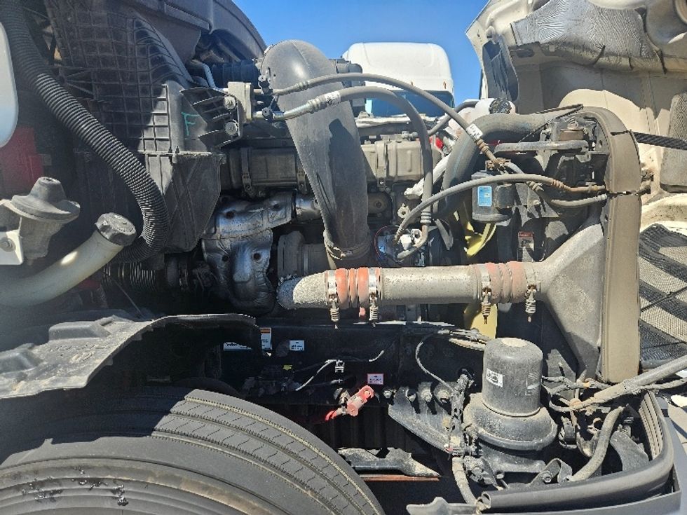 Sleeper Tractor-Heavy Duty Tractors-Freightliner-2020-T12664ST-Moberly-MO-622,420\n\t\tmiles-$ 51,500 - Image 20