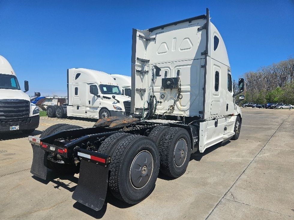 Sleeper Tractor-Heavy Duty Tractors-Freightliner-2020-T12664ST-Moberly-MO-622,420\n\t\tmiles-$ 51,500 - Image 7