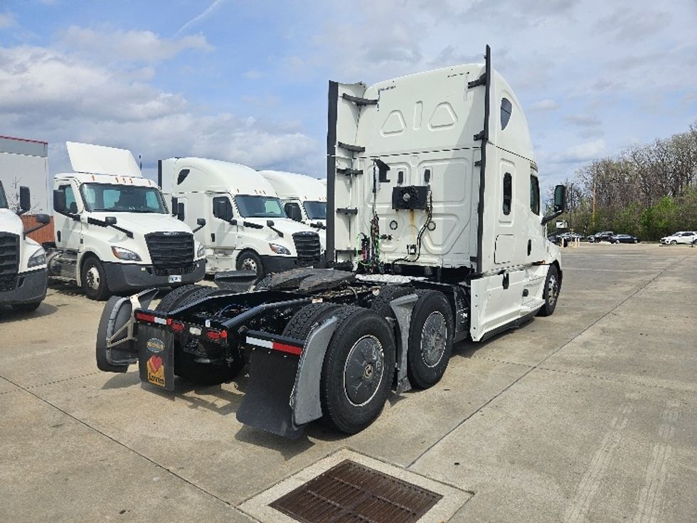 Sleeper Tractor-Heavy Duty Tractors-Freightliner-2020-T12664ST-Moberly-MO-625,205\n\t\tmiles-$ 51,000 - Image 7