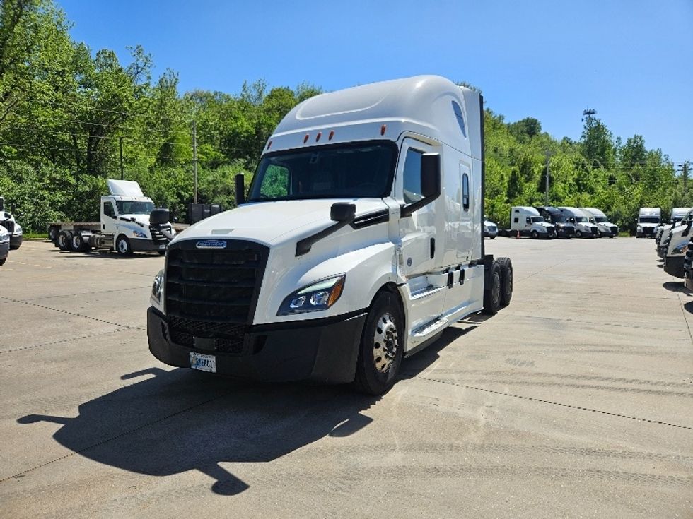 Sleeper Tractor-Heavy Duty Tractors-Freightliner-2020-T12664ST-Moberly-MO-638,821\n\t\tmiles-$ 50,000 - Image 3