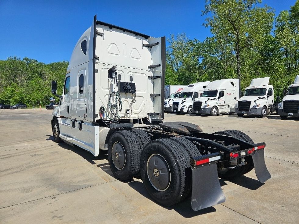 Sleeper Tractor-Heavy Duty Tractors-Freightliner-2020-T12664ST-Moberly-MO-638,821\n\t\tmiles-$ 50,000 - Image 5
