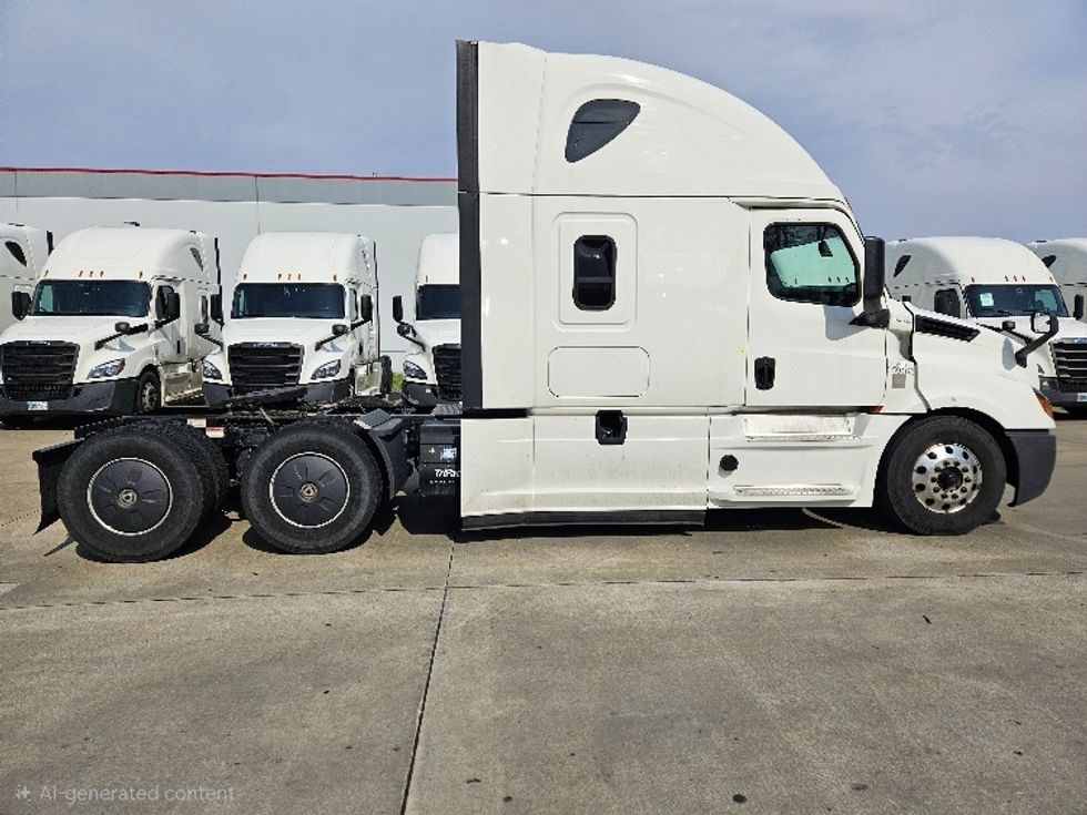 Sleeper Tractor-Heavy Duty Tractors-Freightliner-2020-T12664ST-Moberly-MO-639,481\n\t\tmiles-$ 49,750 - Image 8