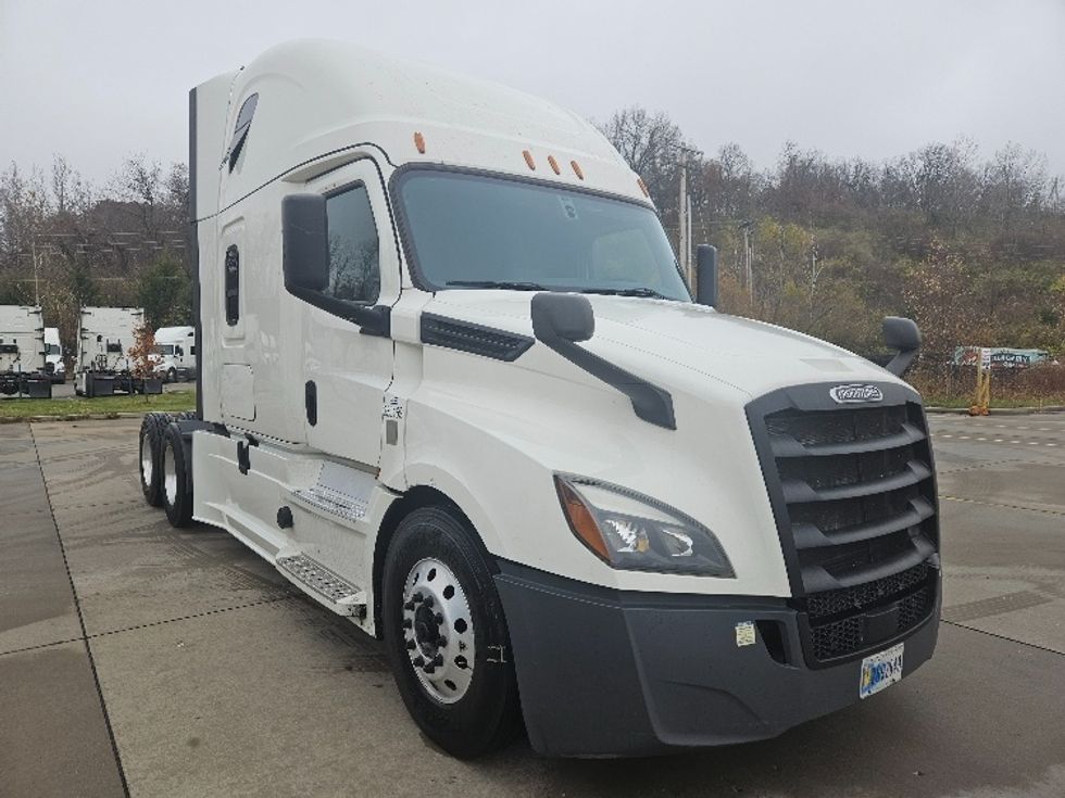 Sleeper Tractor-Heavy Duty Tractors-Freightliner-2020-T12664ST-Moberly-MO-641,594\n\t\tmiles-$ 53,000 - Image 1