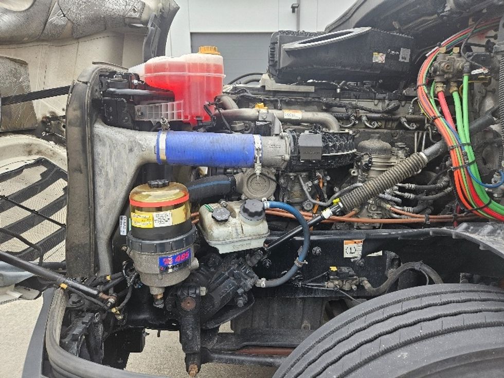 Sleeper Tractor-Heavy Duty Tractors-Freightliner-2020-T12664ST-Moberly-MO-641,594\n\t\tmiles-$ 53,000 - Image 21