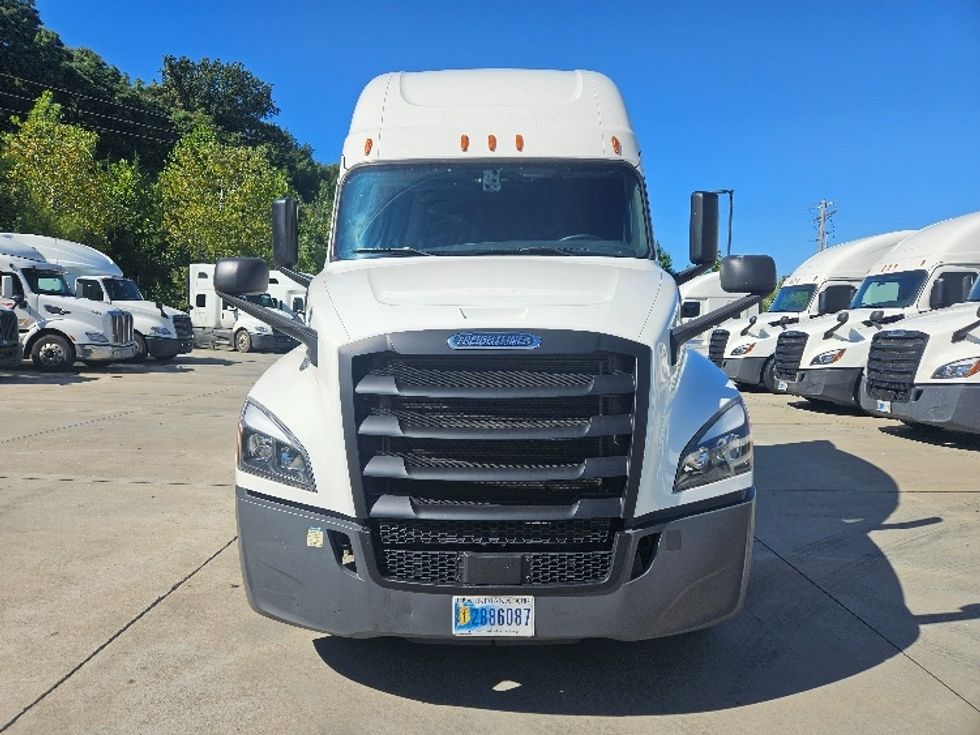 Sleeper Tractor-Heavy Duty Tractors-Freightliner-2020-T12664ST-Moberly-MO-645,598\n\t\tmiles-$ 53,750 - Image 2