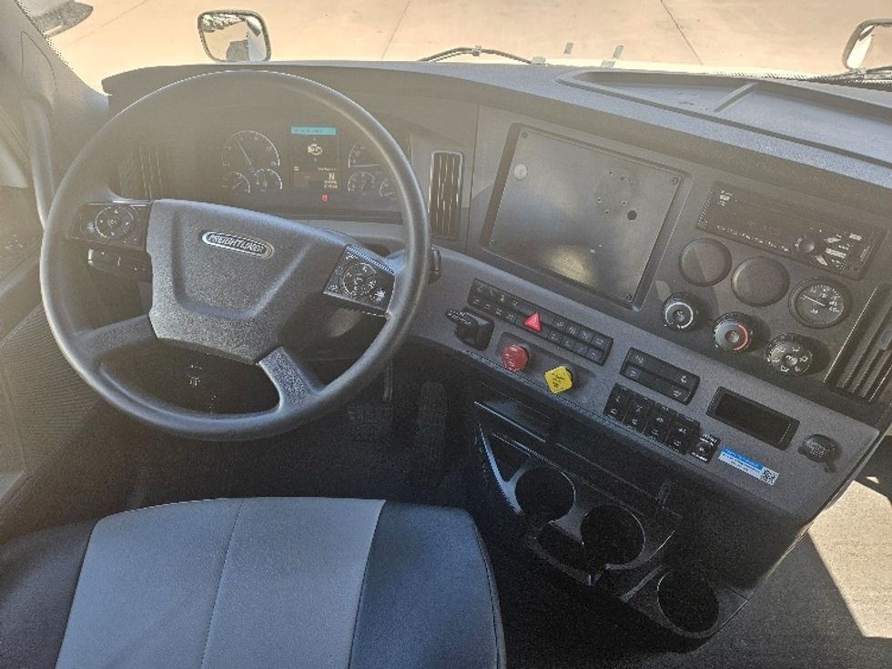 Sleeper Tractor-Heavy Duty Tractors-Freightliner-2020-T12664ST-Moberly-MO-654,900\n\t\tmiles-$ 48,750 - Image 11