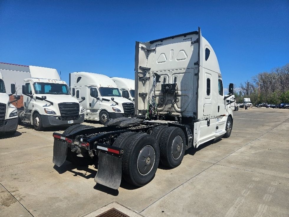 Sleeper Tractor-Heavy Duty Tractors-Freightliner-2020-T12664ST-Moberly-MO-654,900\n\t\tmiles-$ 48,750 - Image 7