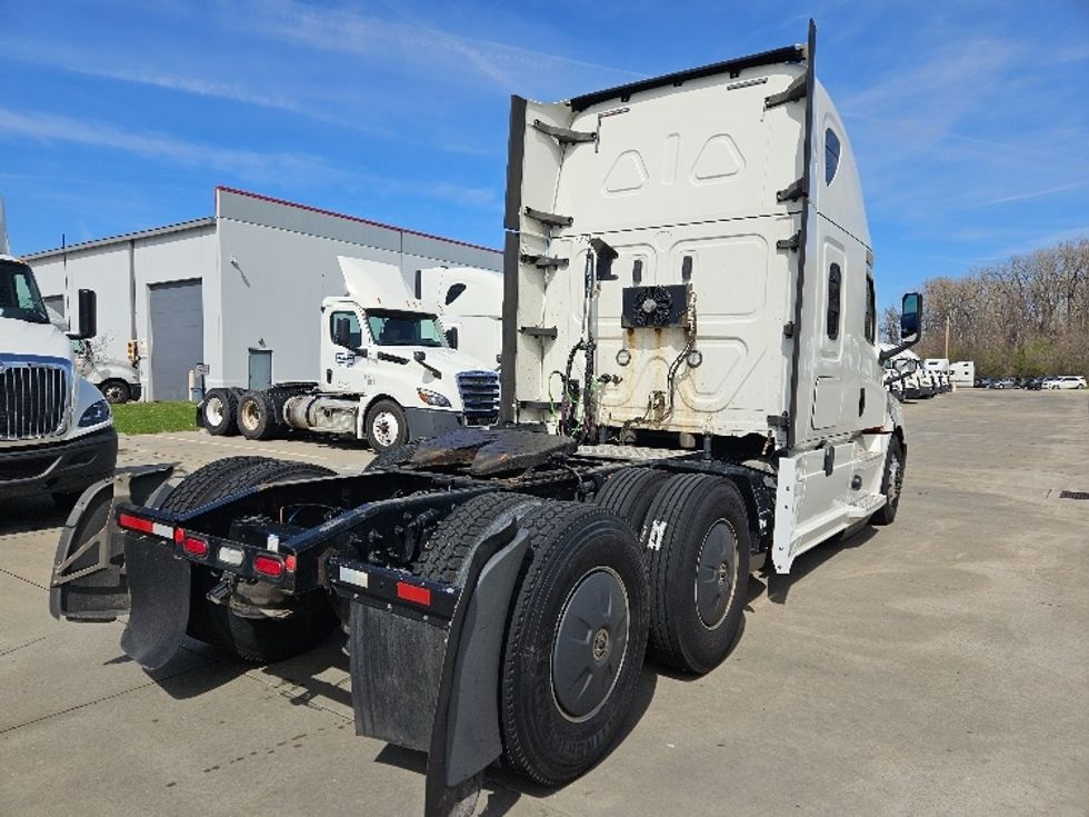 Sleeper Tractor-Heavy Duty Tractors-Freightliner-2020-T12664ST-Moberly-MO-656,087\n\t\tmiles-$ 47,500 - Image 7