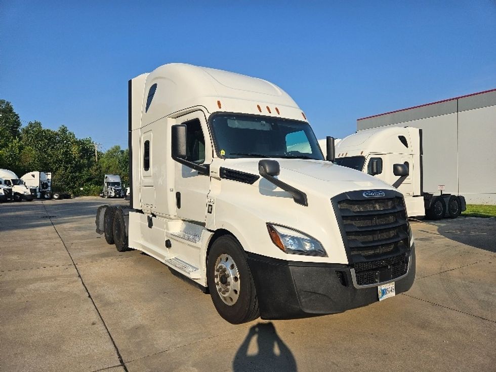 Sleeper Tractor-Heavy Duty Tractors-Freightliner-2020-T12664ST-Moberly-MO-662,980\n\t\tmiles-$ 52,500 - Image 1