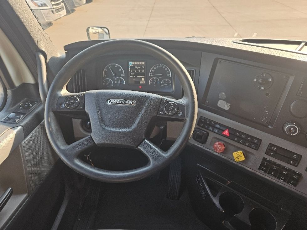 Sleeper Tractor-Heavy Duty Tractors-Freightliner-2020-T12664ST-Moberly-MO-662,980\n\t\tmiles-$ 52,500 - Image 11