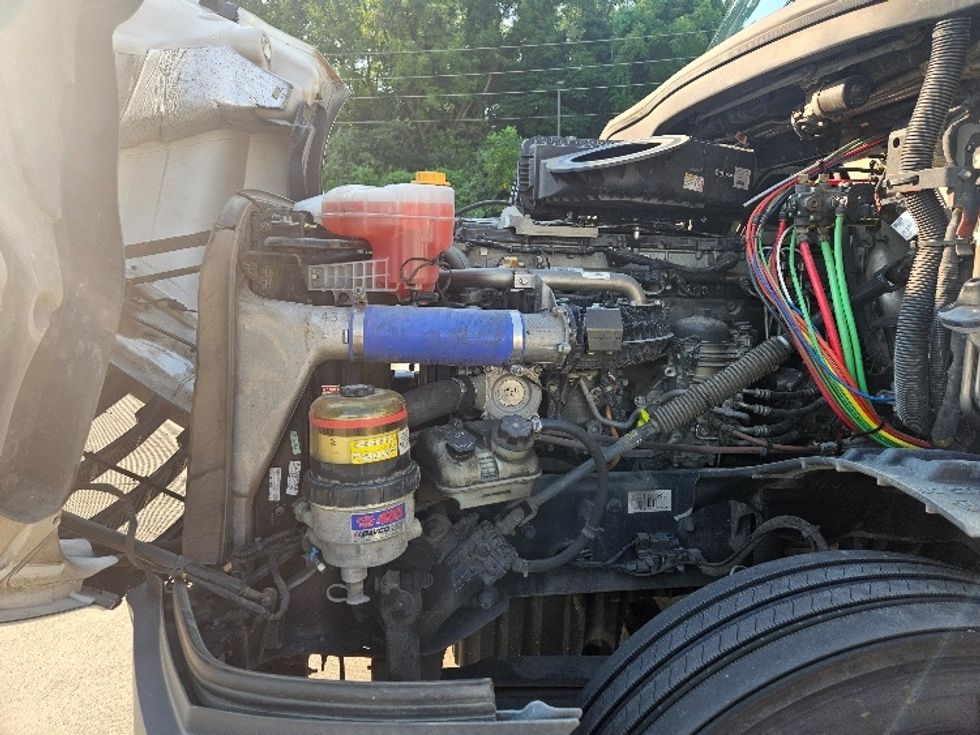 Sleeper Tractor-Heavy Duty Tractors-Freightliner-2020-T12664ST-Moberly-MO-662,980\n\t\tmiles-$ 52,500 - Image 21