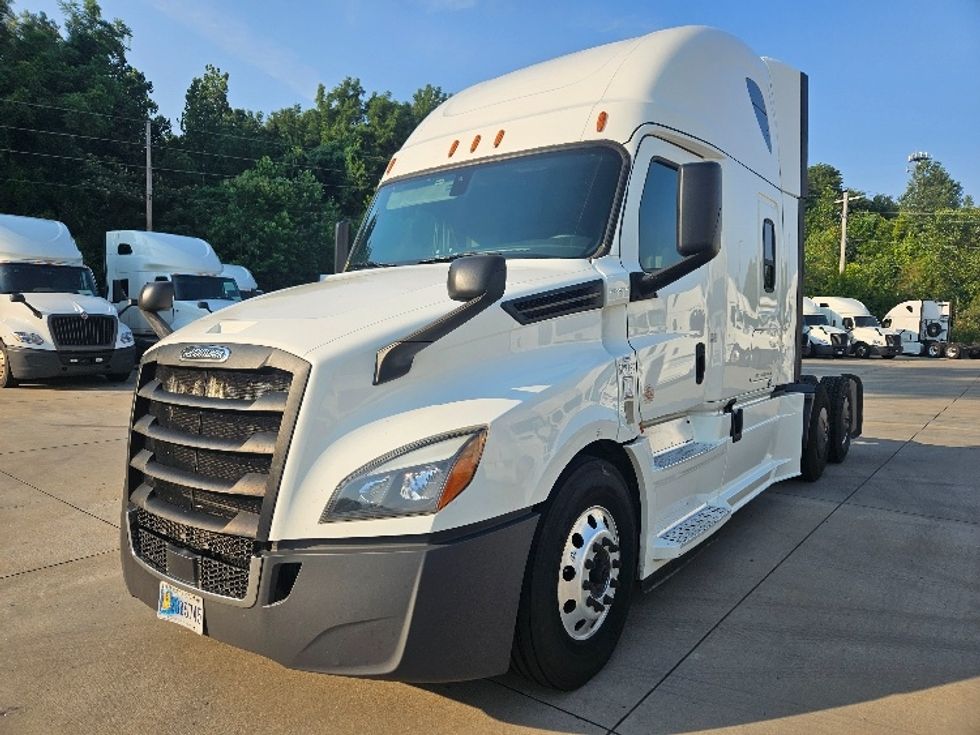 Sleeper Tractor-Heavy Duty Tractors-Freightliner-2020-T12664ST-Moberly-MO-662,980\n\t\tmiles-$ 52,500 - Image 3