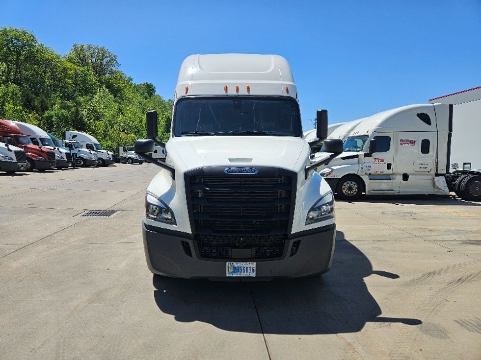 Sleeper Tractor-Heavy Duty Tractors-Freightliner-2020-T12664ST-Moberly-MO-672,486\n\t\tmiles-$ 48,000 - Image 2