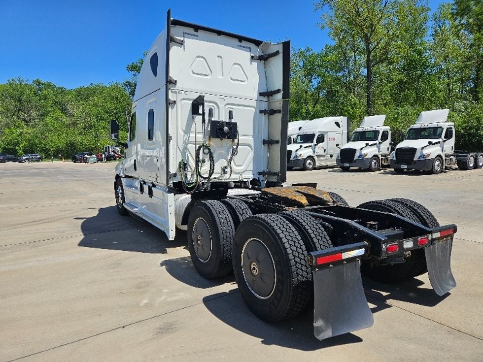 Sleeper Tractor-Heavy Duty Tractors-Freightliner-2020-T12664ST-Moberly-MO-672,486\n\t\tmiles-$ 48,000 - Image 5